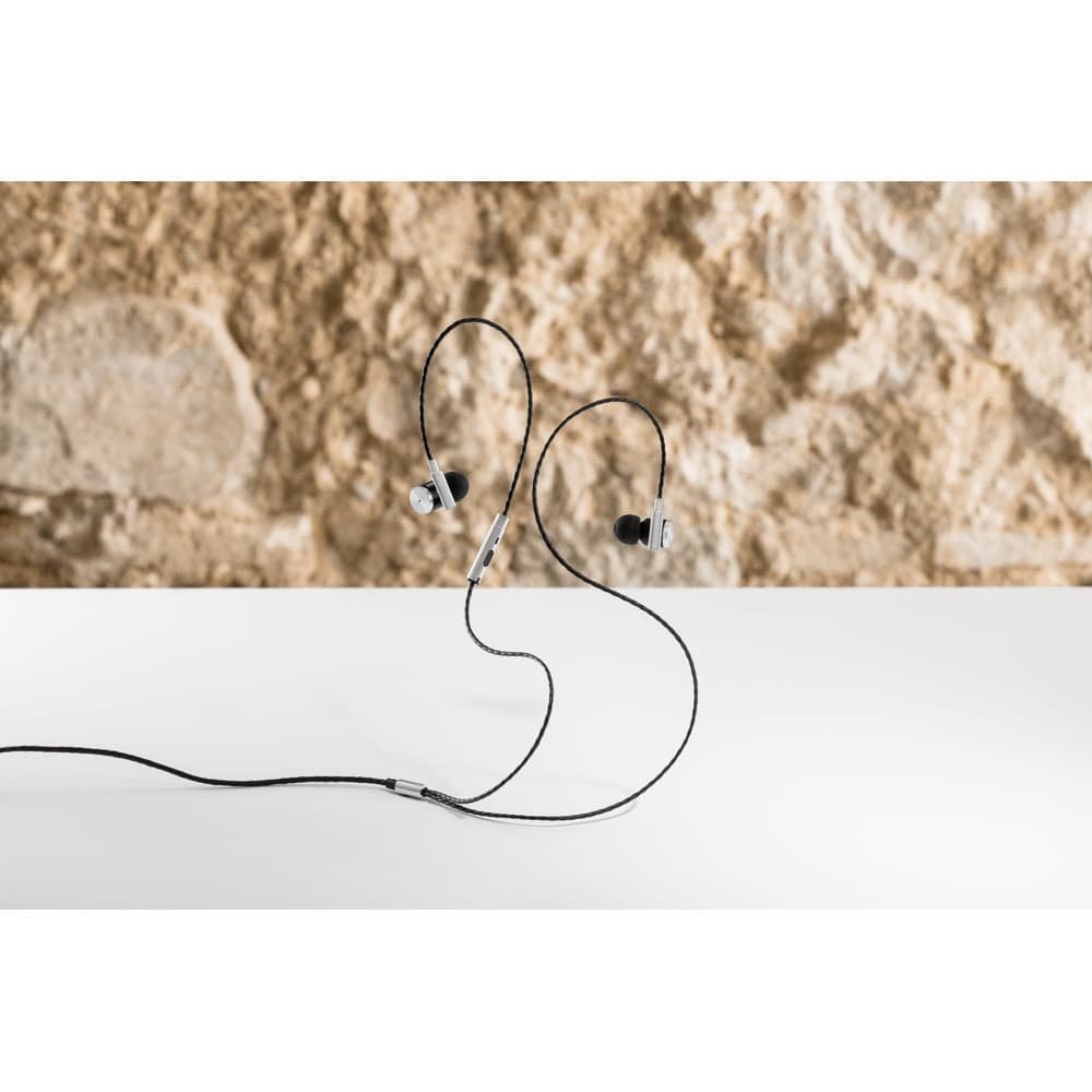 VIBRATION. Earphones with microphone