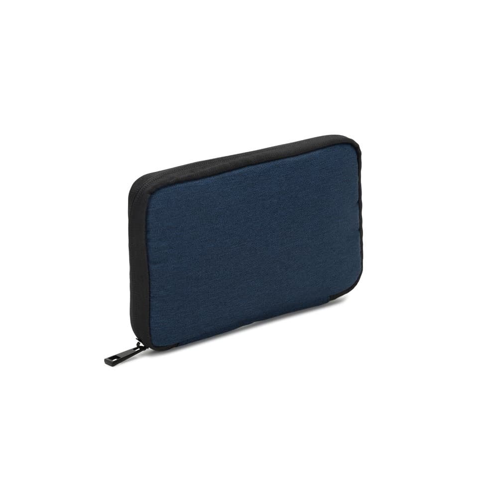 Newcastle BAG. Geantă organizator din poliester reciclat 600D de înaltă densitate cu compartiment principal spațios pentru accesorii tehnice Geantă organizator din poliester reciclat 600D de înaltă densitate cu compartiment principal spațios pentru acc