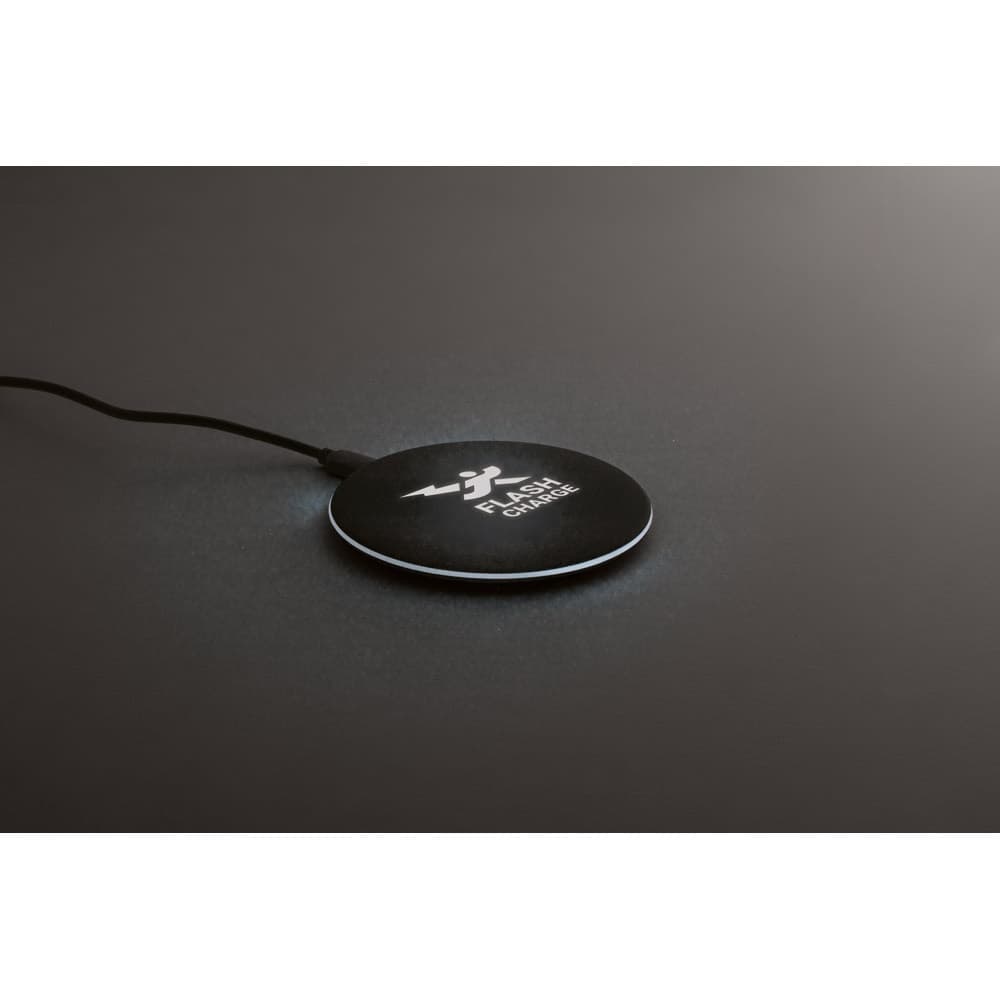 BURNELL. Super-fast 10W wireless charger in ABS