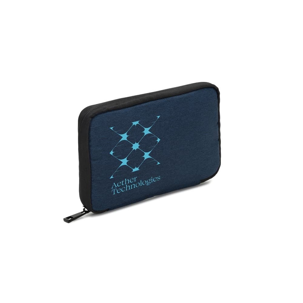 Newcastle BAG. Geantă organizator din poliester reciclat 600D de înaltă densitate cu compartiment principal spațios pentru accesorii tehnice Geantă organizator din poliester reciclat 600D de înaltă densitate cu compartiment principal spațios pentru acc