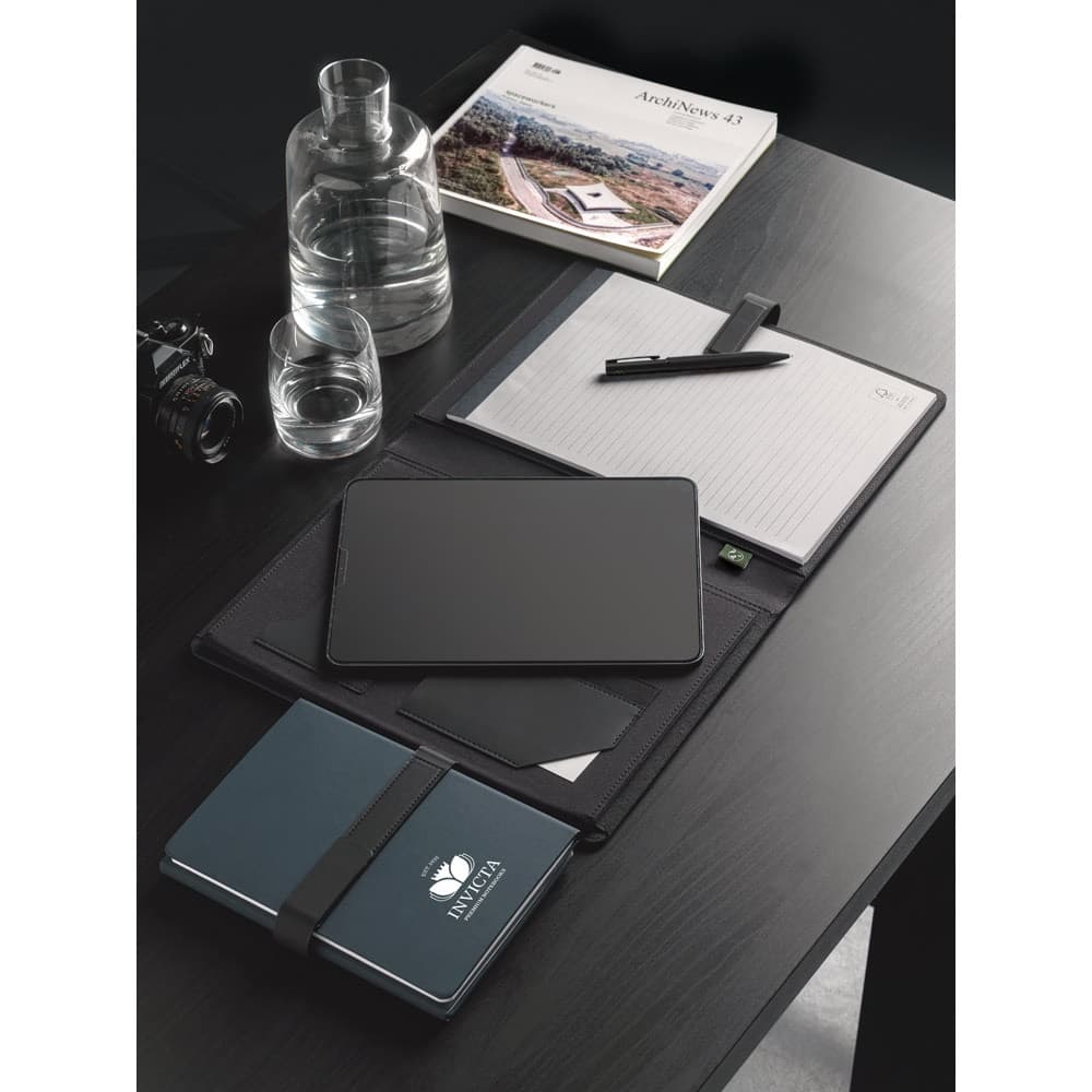 SANDERSON. Bloc de notițe A5 din PU (50% reciclat) cu două blocuri: pagini aliniate și pagini simple