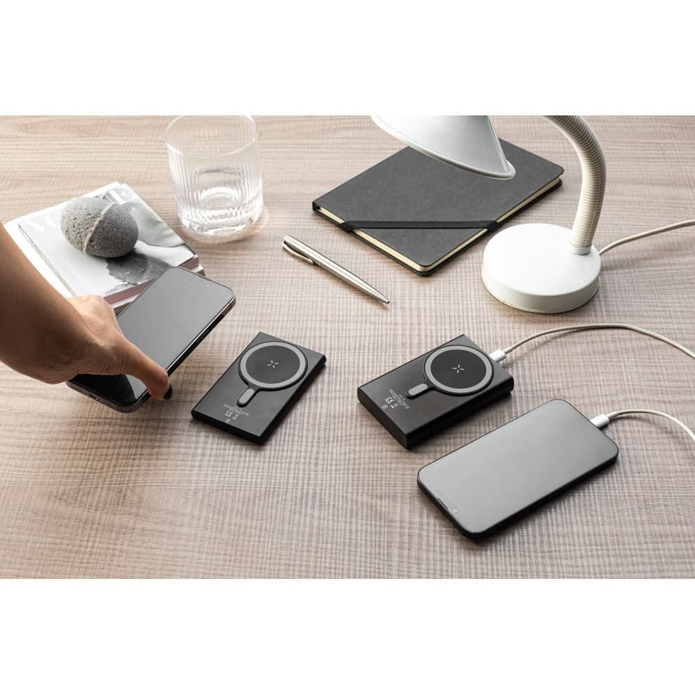 WRIGHT 10. Baterie externă magnetică cu încărcare super-rapidă din aluminiu reciclat și ABS reciclat 10'000 mAh